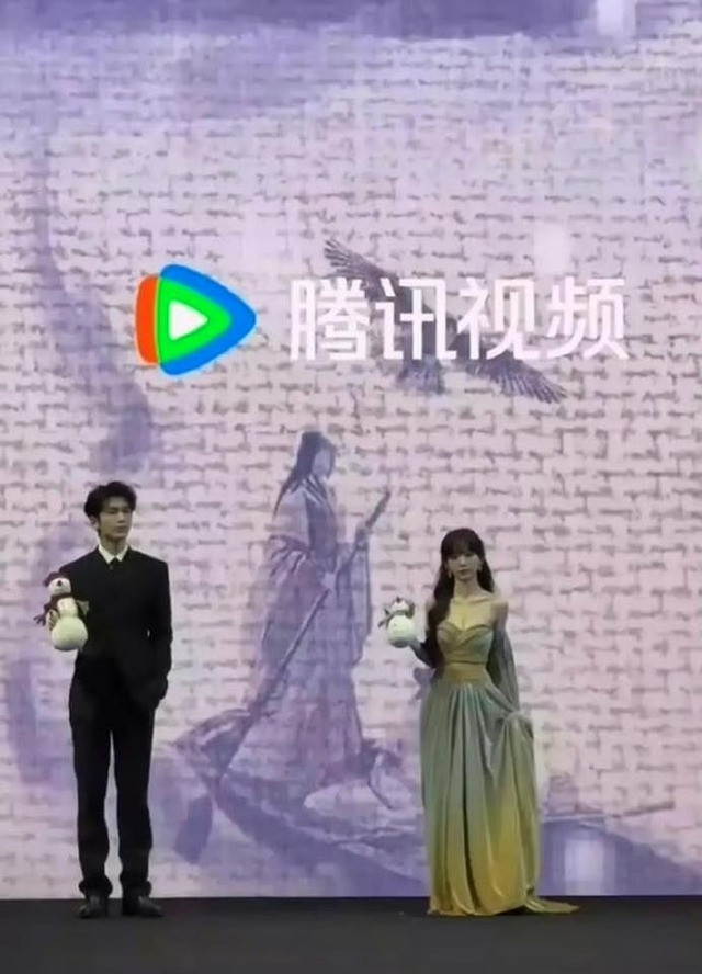 Poster mới phim Trục Ngọc gây tranh cãi phiên vị